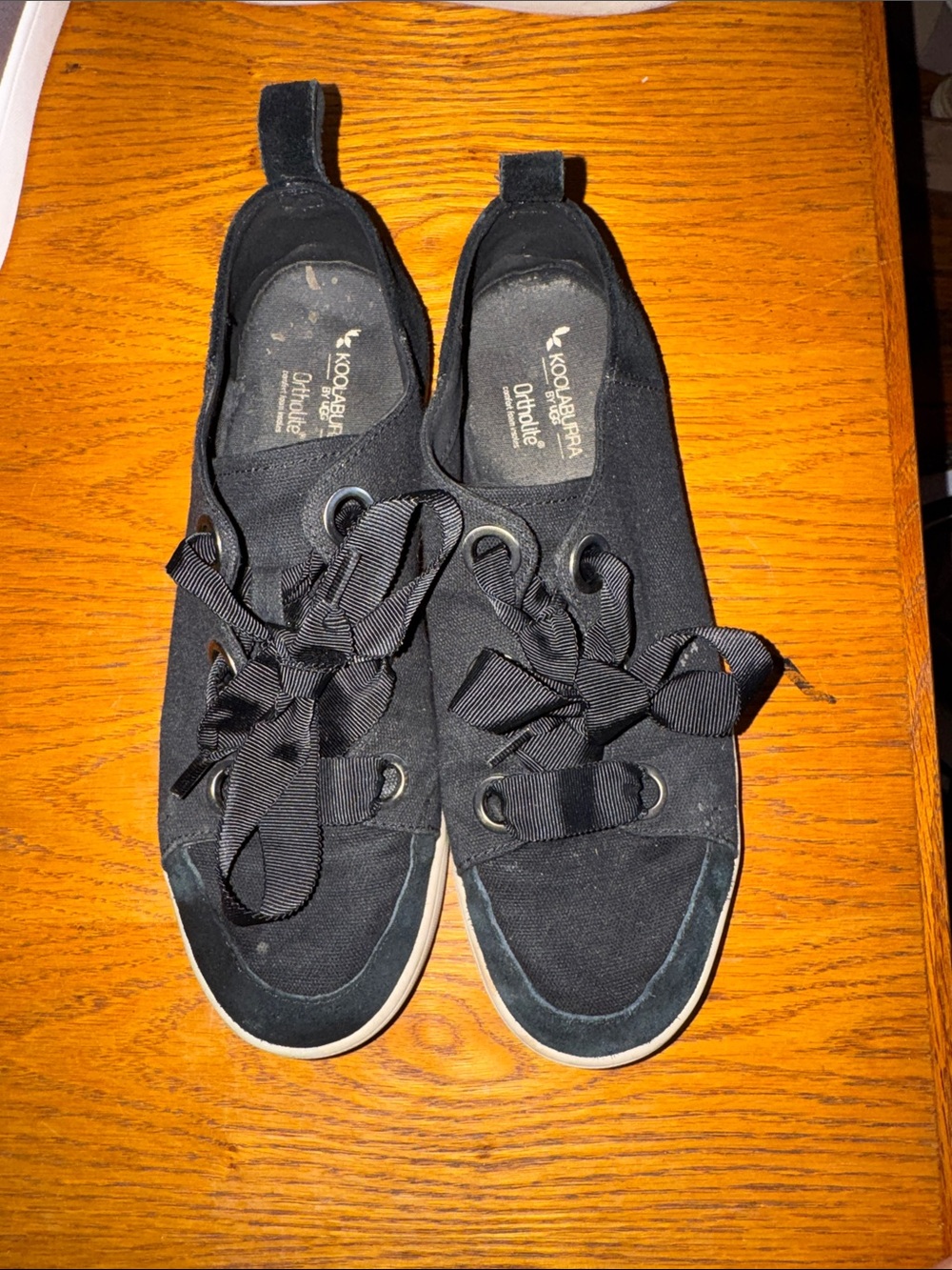 Koolaburra by Ugg Black Canvas Ribbon-Lace Slip-On Sneakers SZ. 7.5